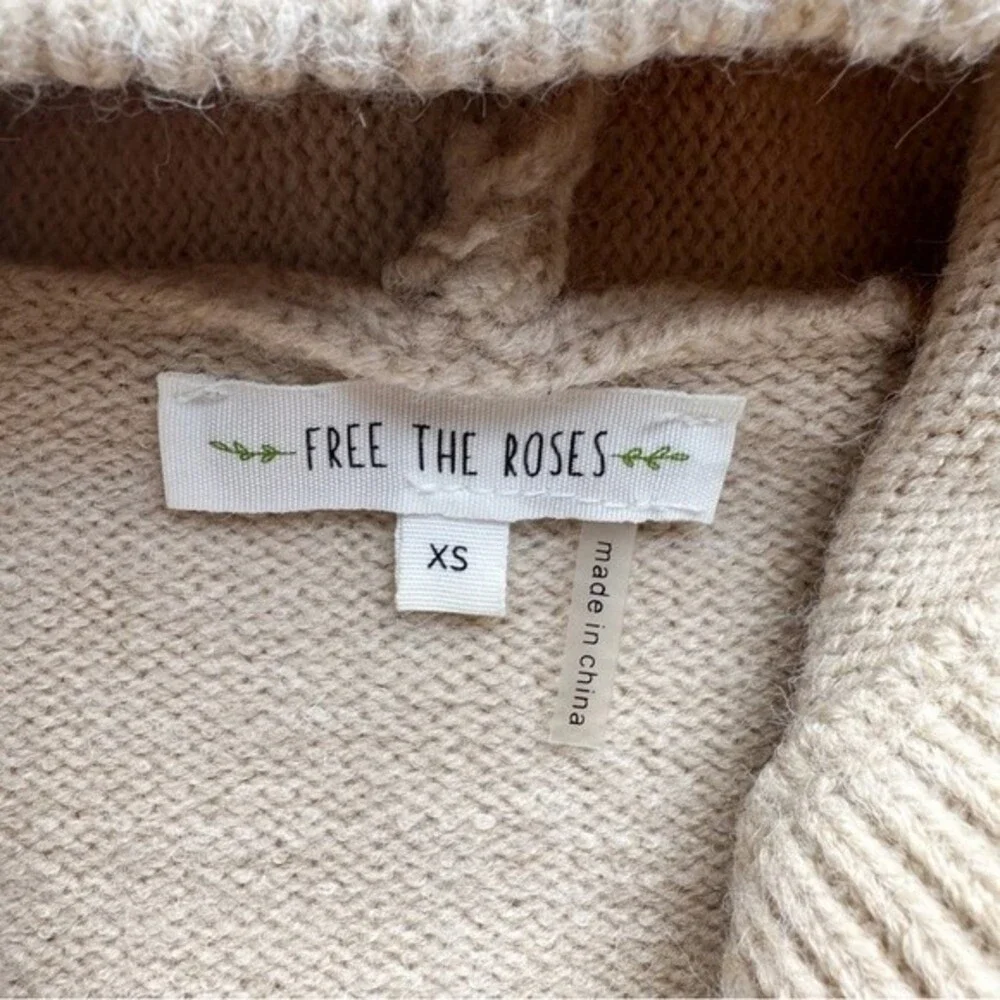 Free the Roses Size XS Oversized Hoodie Sweater